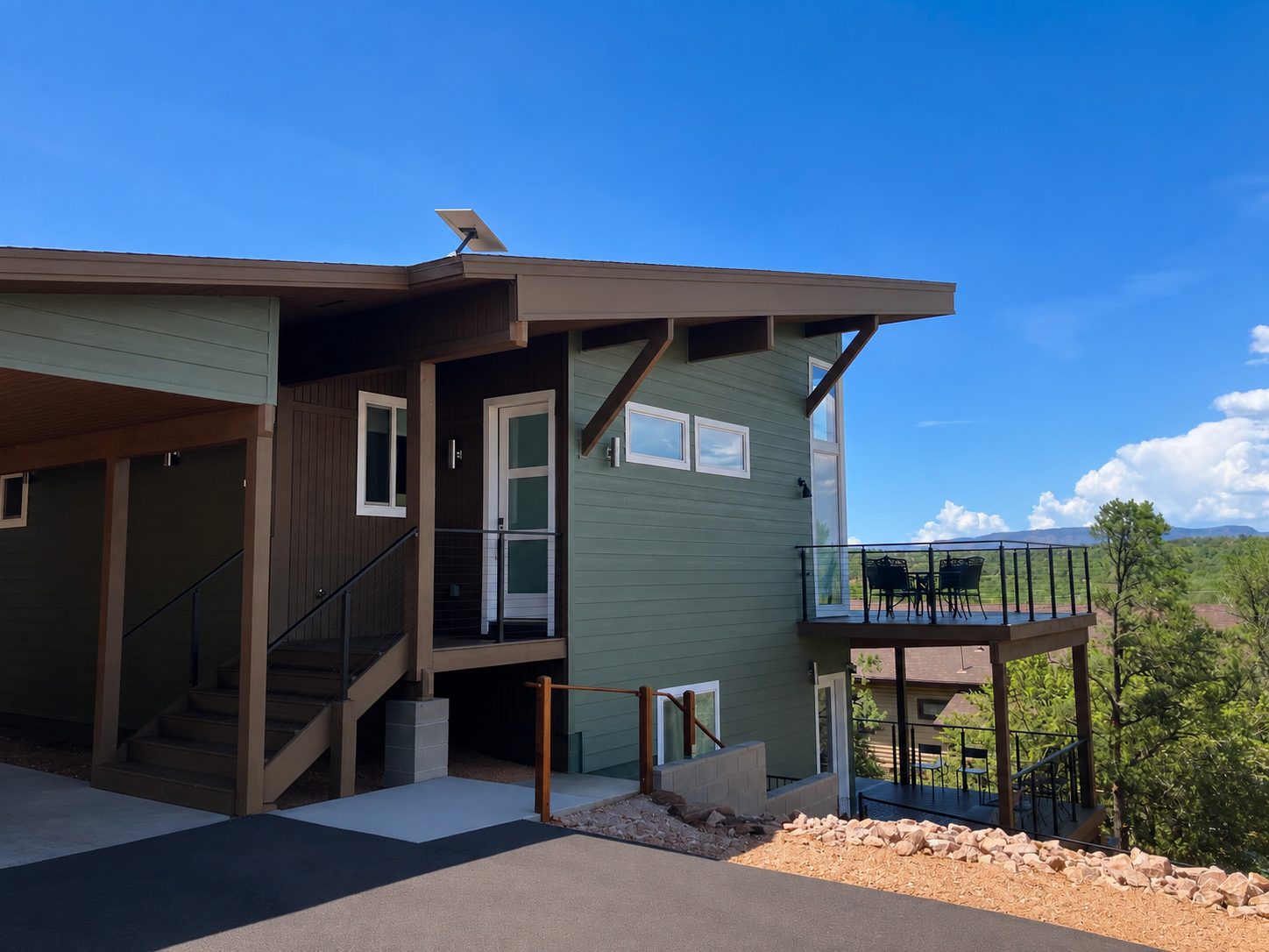 Custom hillside home built by Gila Home Solutions in Payson, Arizona